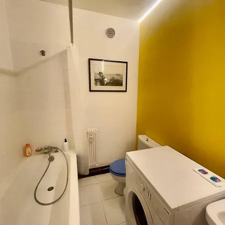 Apartment Geneva Residences - Colourful By The Border