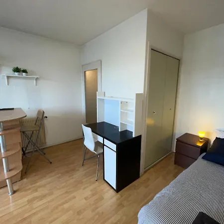 Apartment Geneva Residences - Colourful By The Border