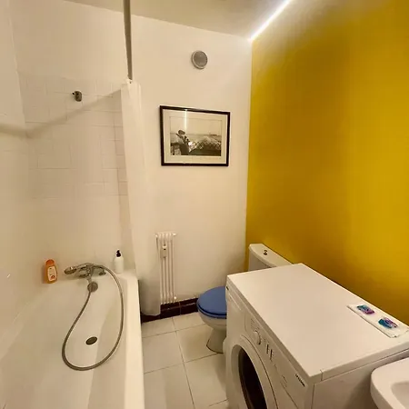 Apartment Geneva Residences - Colourful By The Border *
