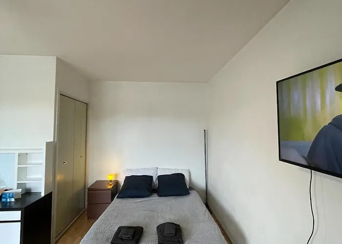 Lägenhet Geneva Residences - Colourful By The Border *