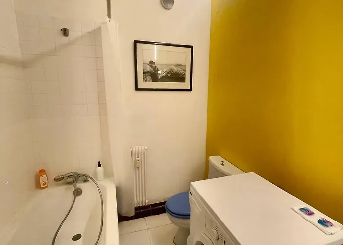 Lägenhet Geneva Residences - Colourful By The Border *